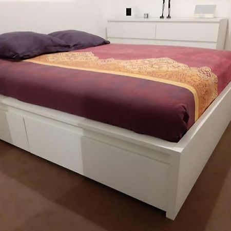 Joli Appartement Avec Jardin Et 2 Parkings Prives Argenteuil Exteriör bild