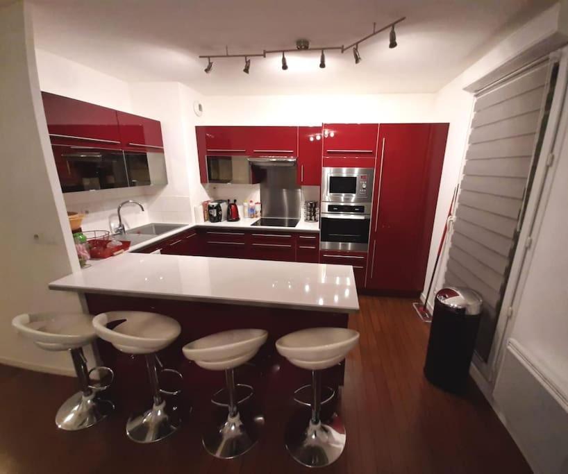 Joli Appartement Avec Jardin Et 2 Parkings Prives Argenteuil Exteriör bild